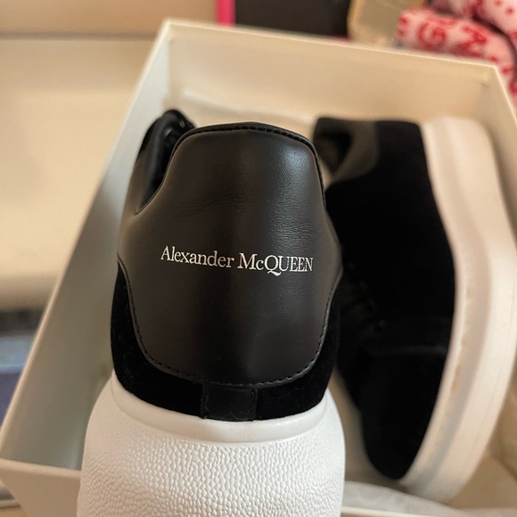 Alexander McQueen Monochrome Leather Sneakers - Picture 1 of 10